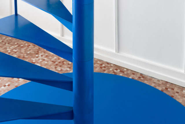 Transformation d’un ancien café en résidence et atelier d’artiste