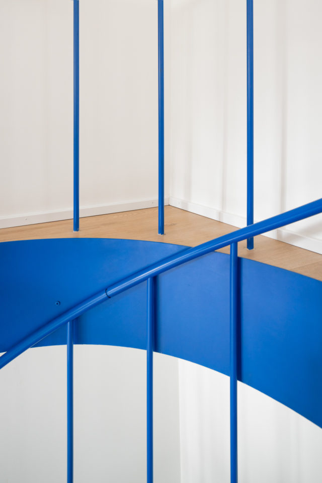 Transformation d’un ancien café en résidence et atelier d’artiste